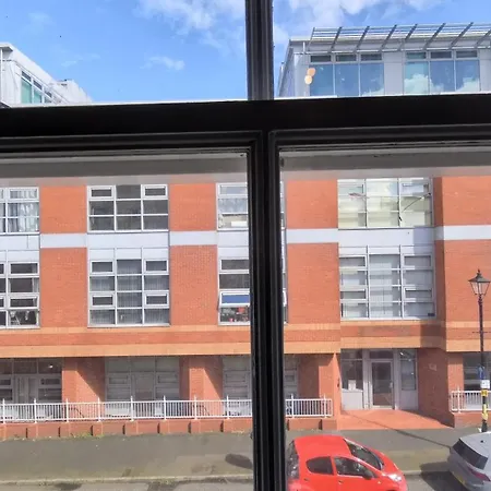 Group Bookings: Up To 30 Guests Across 5 Spacious Flats! Keyless Access Free Wifi & Parking Apartamento *