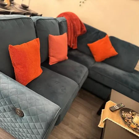 Group Bookings: Up To 30 Guests Across 5 Spacious Flats! Keyless Access Free Wifi & Parking Apartamento